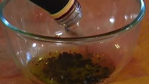 рыба с рисом и зелеными овощами