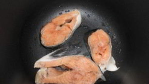 рыба в мультиварке со сметаной