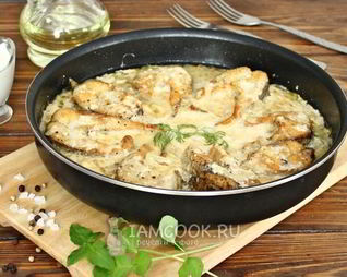 Щука тушеная в сметане