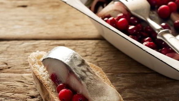 Рецепт Сельдь с клюквенным соусом