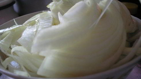 сельдь свежая, тушенная с овощами