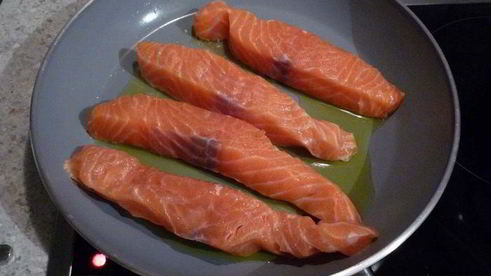 семга в сливочном соусе с травами