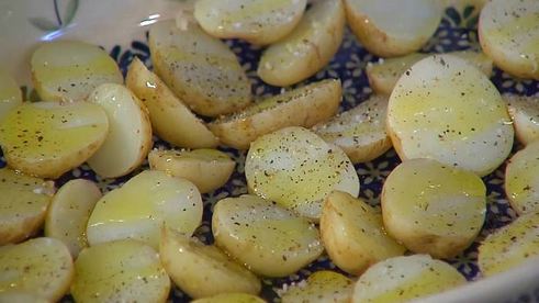 скумбрия с картофелем под виноградным соусом