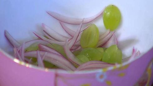 скумбрия с картофелем под виноградным соусом