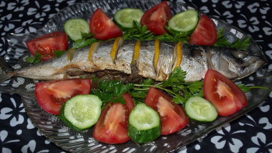 Рецепт скумбрия, запеченная с грибами