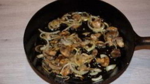 скумбрия, запеченная с грибами