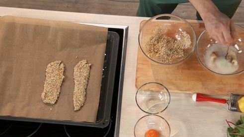 судак в панировке с легким салатом