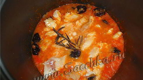 треска с черносливом