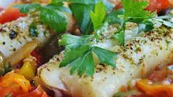 Рецепт Треска запеченная с овощами в духовке