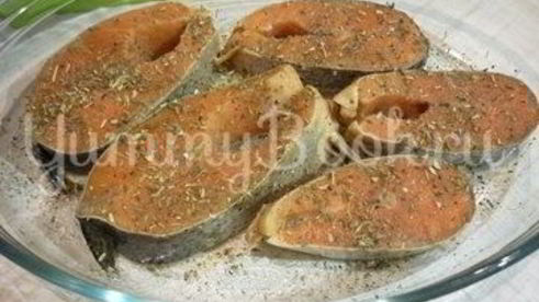 запеченная семга с брынзой и помидорами