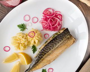 Запеченная скумбрия с травами