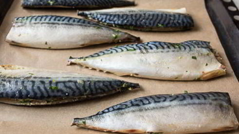 запеченная скумбрия с травами