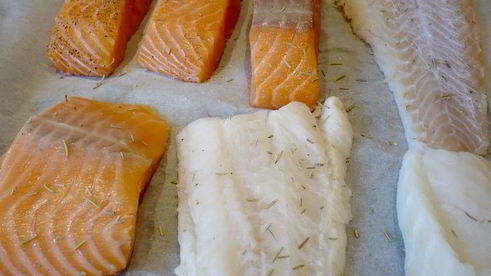 запеченное филе двух видов рыбы с овощами несладкая парочка