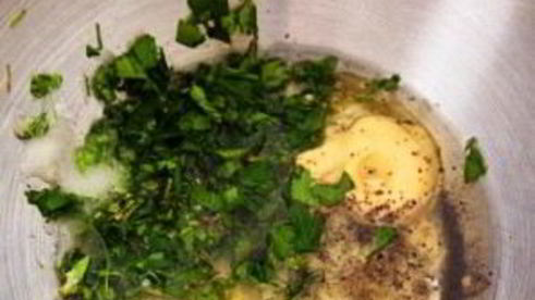 запеченный лосось с чесноком и горчицей