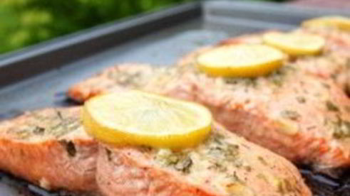 запеченный лосось с чесноком и горчицей