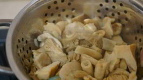 жареные лесные грибы