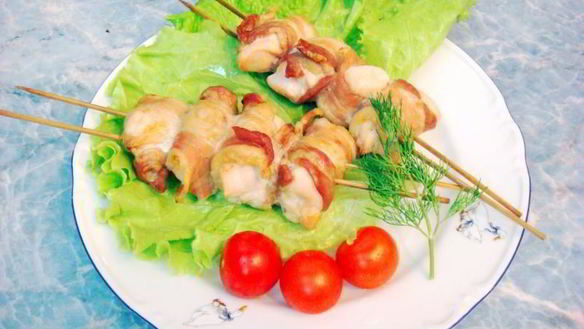 Рецепт Куриный шашлык в беконе