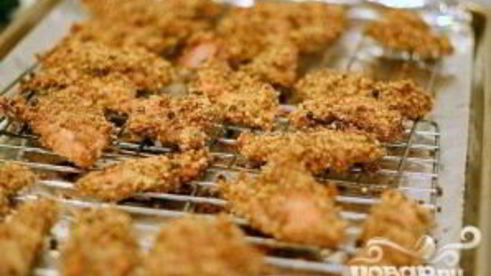 куриный шашлык в панировке с салатом