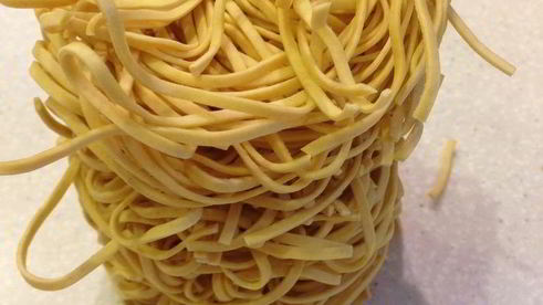 куриные шашлычки с яичной лапшой