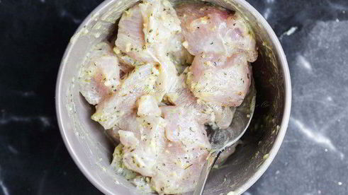 лимонно-горчичные куриные шашлычки с рулетиками из цукини