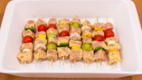 шашлычки из свинины с овощами и грибами