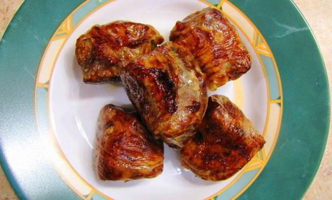 Шашлык из говяжьей печени в жировой сетке