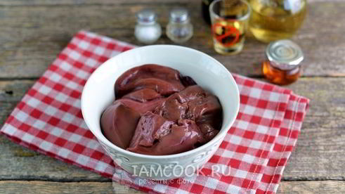 шашлык из индюшиной печени в беконе на сковороде-гриль