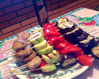 Шашлык из овощей-гриль с вкусной заправкой