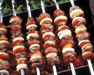 Шашлык из свинины с базиликом в собственном соку