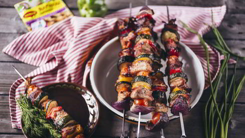 шашлык из свинины с овощами