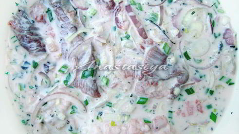 шашлык из свинины в кефире с зеленым луком