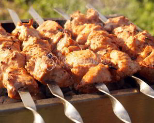 Шашлык из свинины в томатном соусе