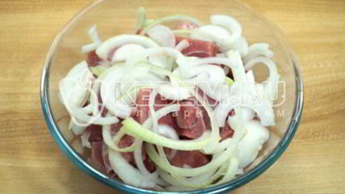 шашлык из свинины в томатном соусе