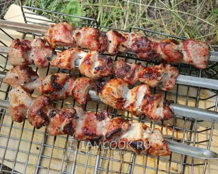 Шашлык из свиной шейки с луком