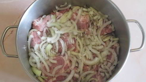 шашлык из свиной шейки с луком