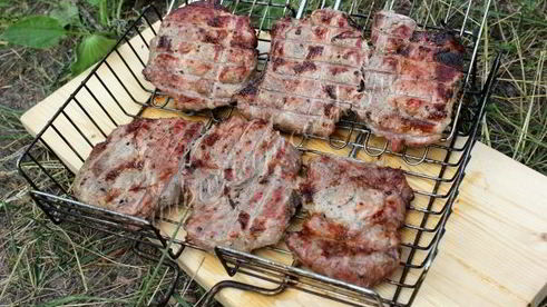 шашлык из свиной шейки с луком