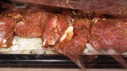 шашлык на луковой подушке в духовке