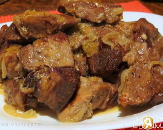 Шашлык в духовке на подушке из маринованного лука