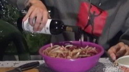 шашлык, замаринованный на вине