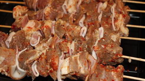 свиные шашлычки с копченой грудинкой