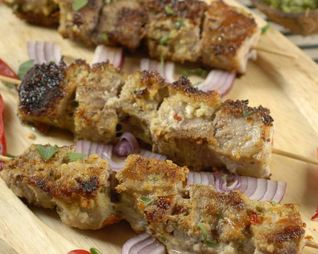 Свиные шашлыки в кокосовой стружке