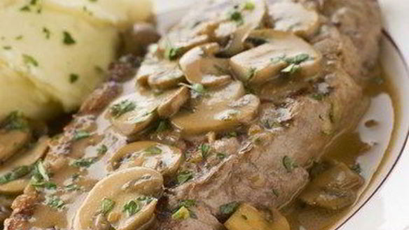 Рецепт Говяжий стейк со сливочно-грибным соусом