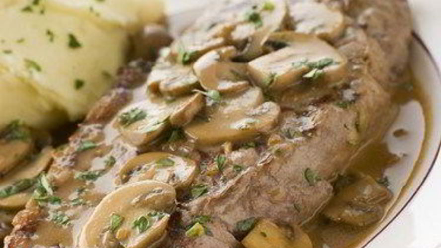 Рецепт говяжий стейк со сливочно-грибным соусом