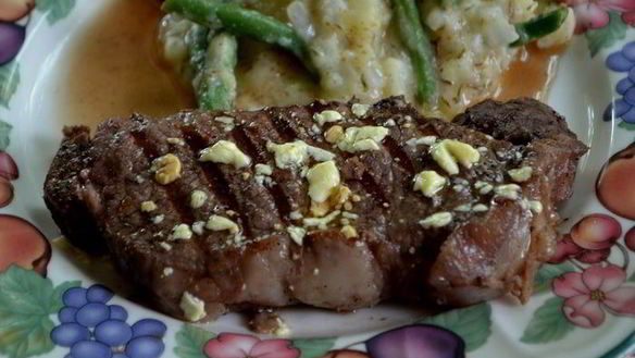 Рецепт Говяжьи стейки в винном красном соусе