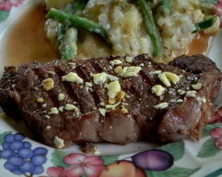 Говяжьи стейки в винном красном соусе