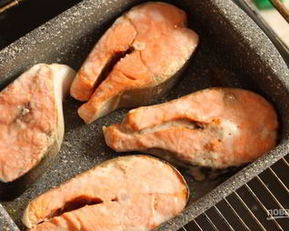 Кижуч стейки в духовке