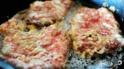 куриный стейк с соусом