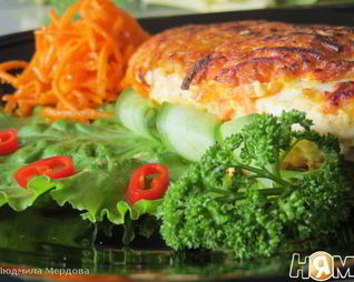 Куриные стейки в морковном маринаде