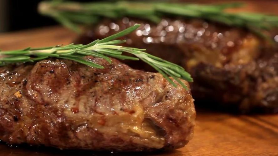 Рецепт стейк из говядины на сковороде