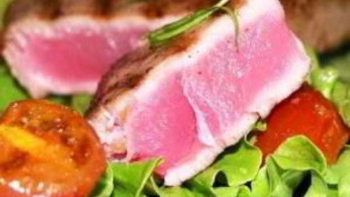 стейк из красной рыбы